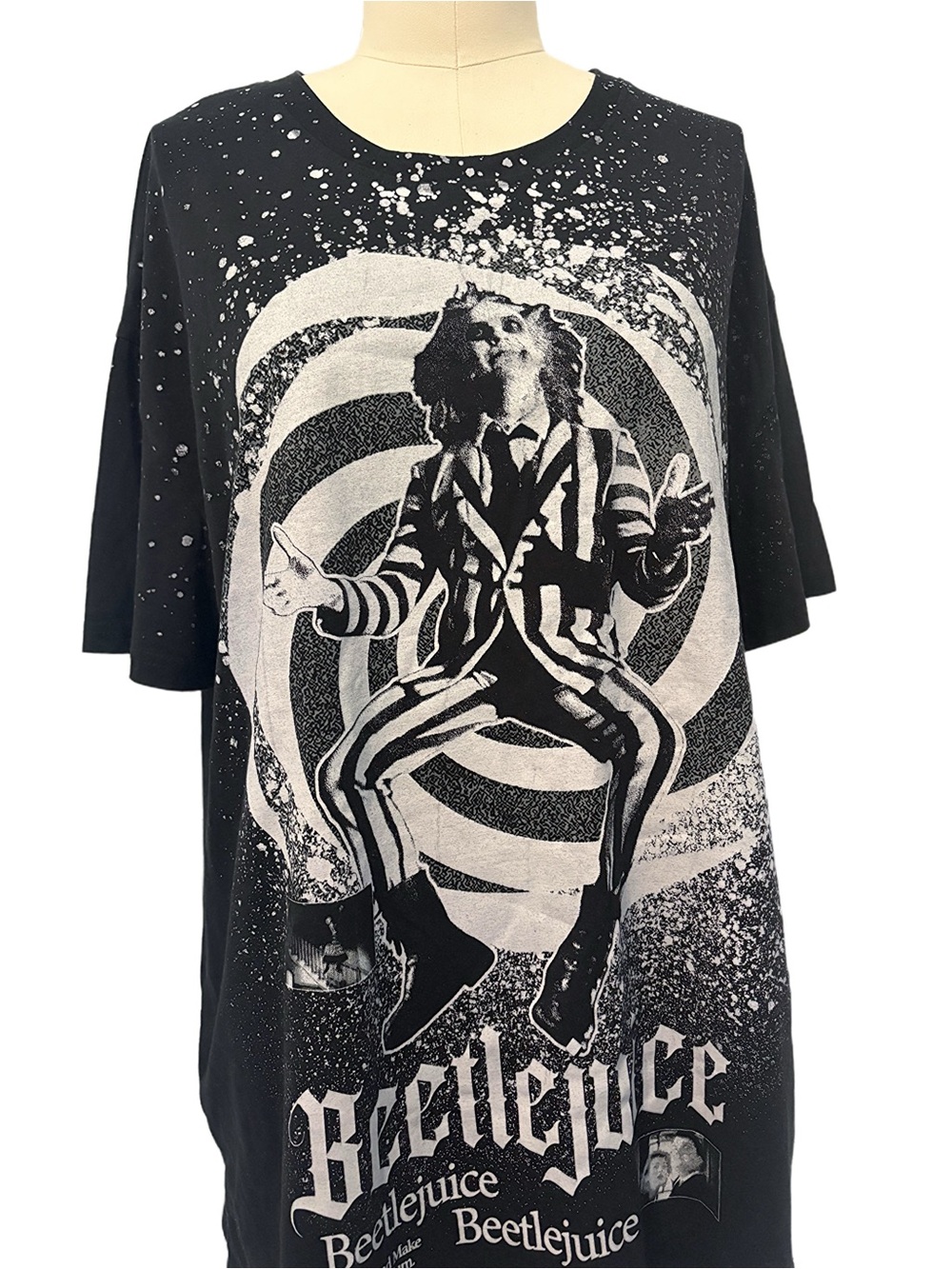 Beetlejuice Spiral Graphic Black Tee 2XL